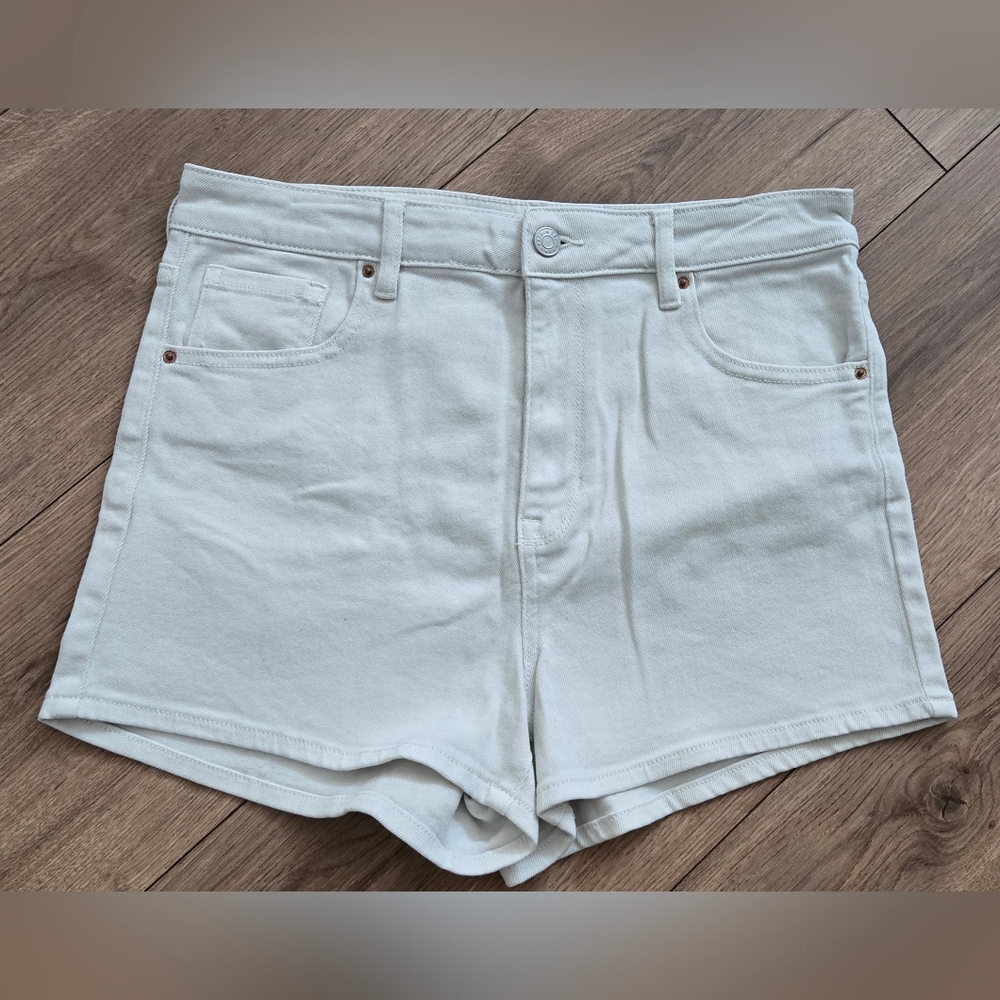 Pacsun Highwaist Shorts Size 29  Creamy White